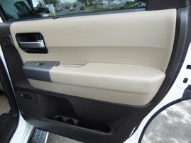 2010 TOYOTA SEQUOIA LIMITED WHITE 5.7L AT 4WD Z18033